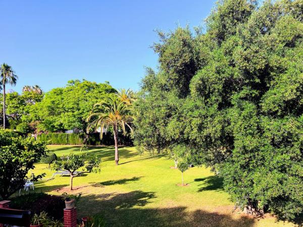 Chalet pareado en calle los Jazmines, 17