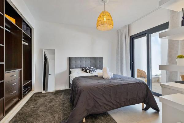 Chalet adosado en avenida los Pacos, 24