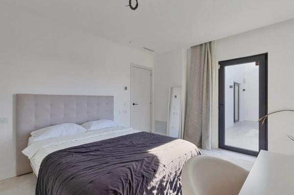 Chalet adosado en avenida los Pacos, 24