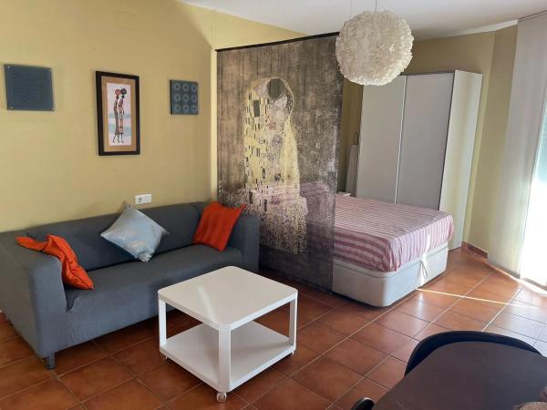 Estudio en calle Estepona, 1