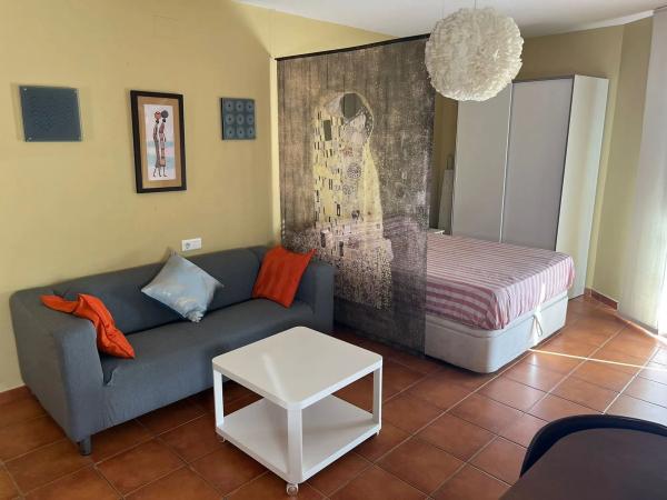 Estudio en calle Estepona, 1