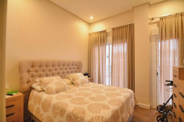 Piso en calle Ollería, 2