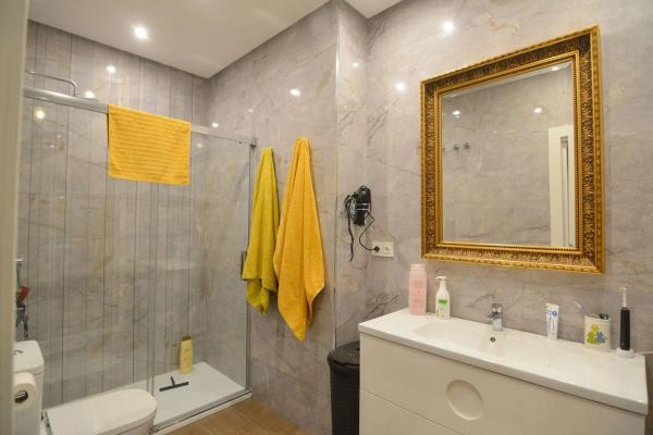 Piso en calle Ollería, 2