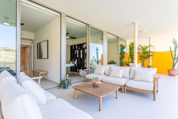 Chalet pareado en avenida del Higuerón, 48