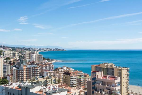 Chalet pareado en avenida del Higuerón, 48