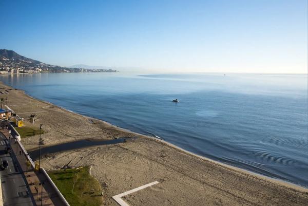 Chalet pareado en avenida del Higuerón, 48