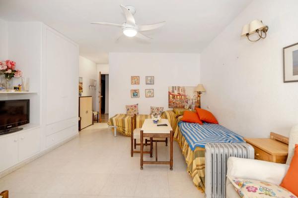 Estudio en CL Asturias, 16