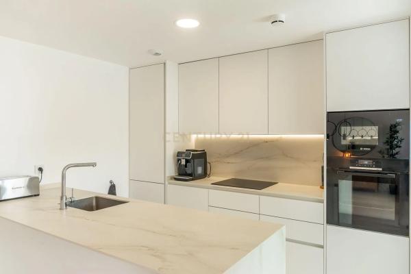 Piso en avenida Fuengirola, 10