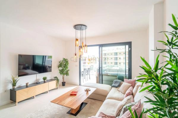 Piso en avenida Fuengirola, 10