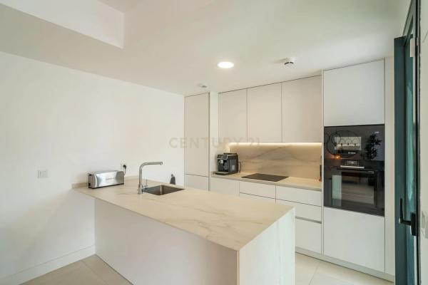 Piso en avenida Fuengirola, 10