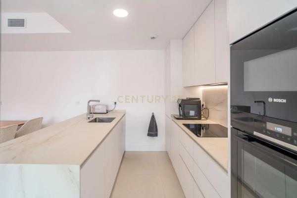 Piso en avenida Fuengirola, 10