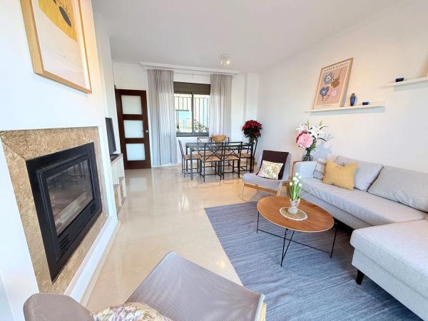 Chalet adosado en calle Amapolas