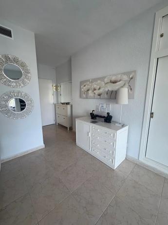 Estudio en calle Lamo de Espinosa, 10 . Hotel Pyr