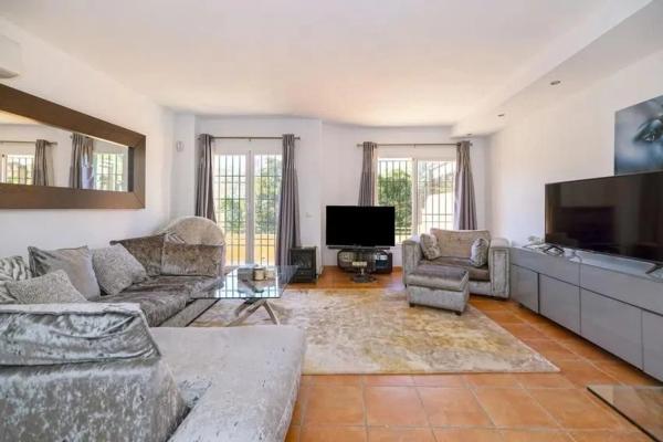 Chalet pareado en calle Agustína de Aragón