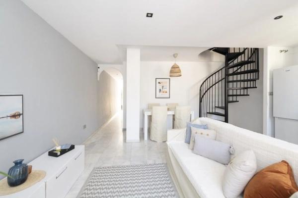 Dúplex en calle Perdices, 4