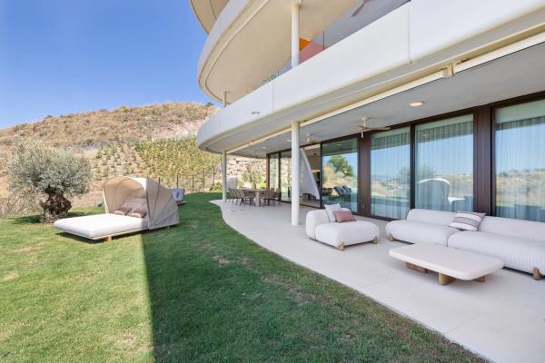 Piso en avenida Fuengirola, 9