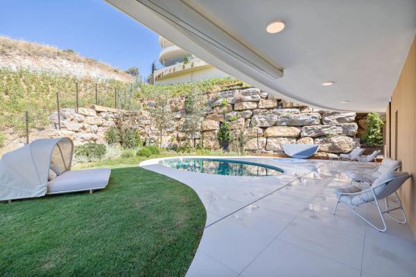 Piso en avenida Fuengirola, 9