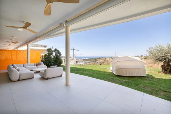 Piso en avenida Fuengirola, 9