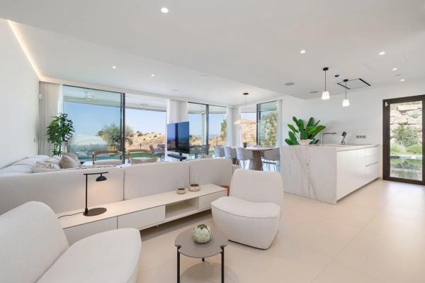 Piso en avenida Fuengirola, 9