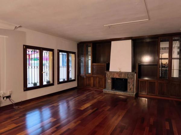 Chalet pareado en calle Antequera