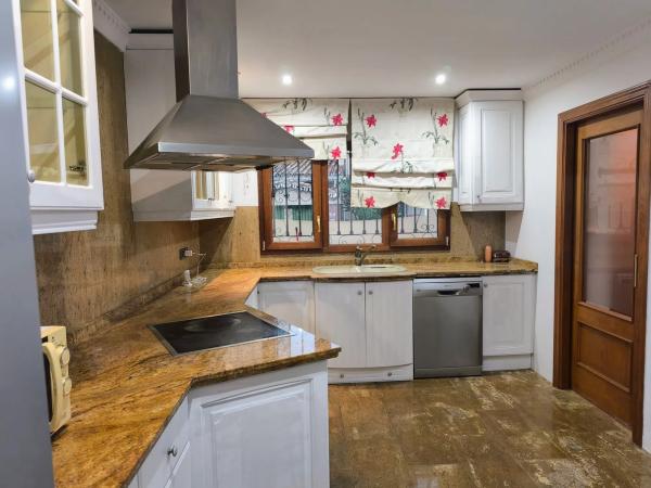 Chalet pareado en calle Antequera