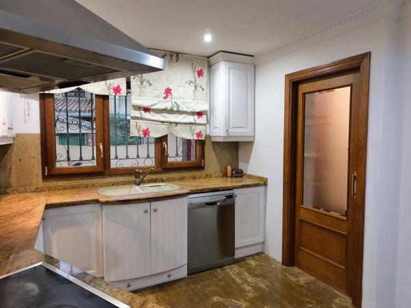 Chalet pareado en calle Antequera