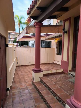 Chalet pareado en calle Antequera