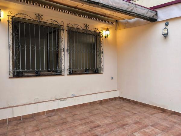 Chalet pareado en calle Antequera