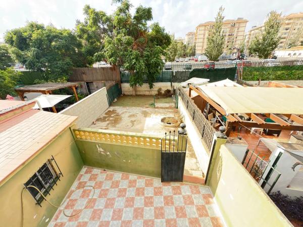 Chalet adosado en CL Monaguillo El