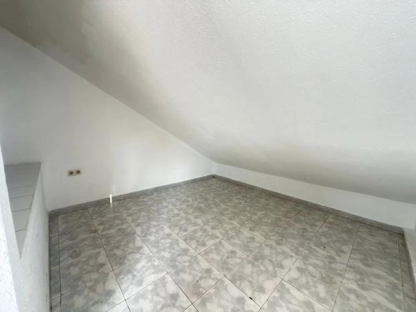 Chalet adosado en CL Monaguillo El