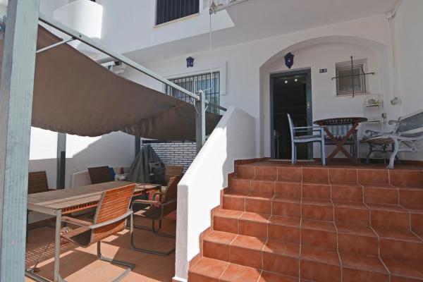 Chalet adosado en CL Eugenia De Montijo, 2