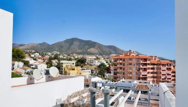 Chalet adosado en CL Eugenia De Montijo, 2