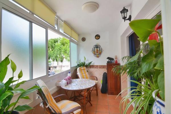 Piso en calle Miguel Bueno, 8