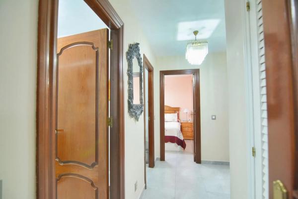 Piso en calle Miguel Bueno, 8