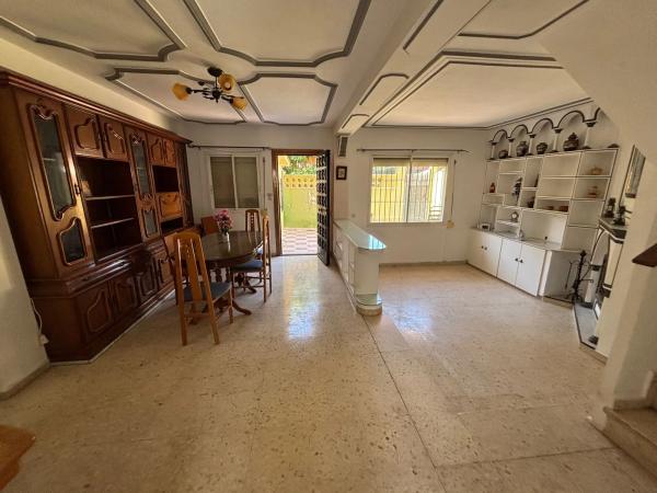 Chalet adosado en calle Frascuelo, 1