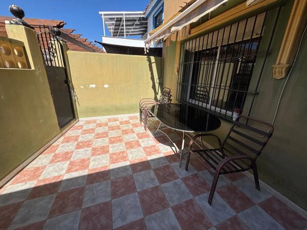 Chalet adosado en calle Frascuelo, 1