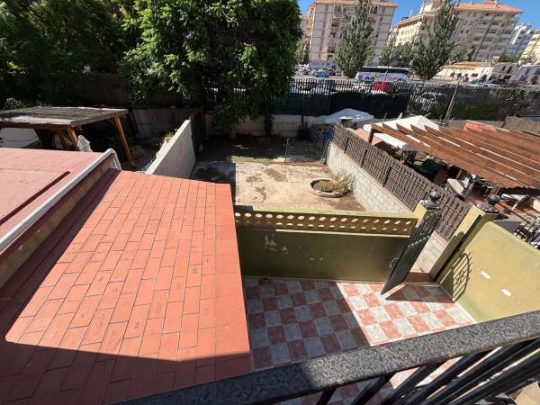 Chalet adosado en calle Frascuelo, 1