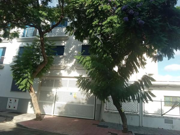 Piso en avenida de Las Salinas s/n