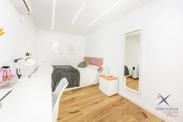 Chalet pareado en avenida del Higuerón