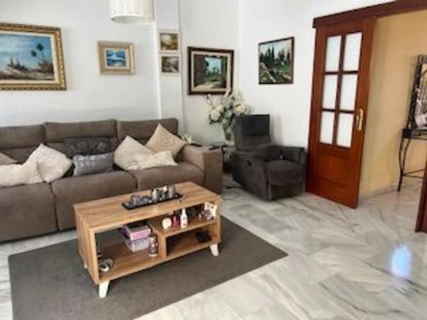 Chalet pareado en calle Sauce