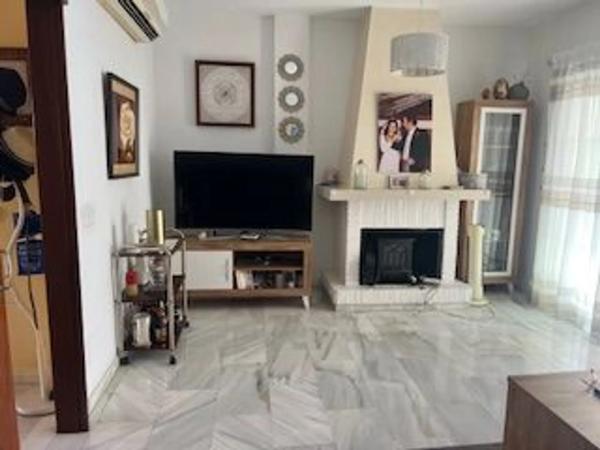 Chalet pareado en calle Sauce