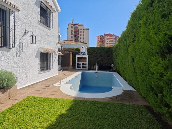 Casa independiente en calle Agua