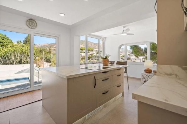 Casa independiente en calle el Roble, 23 -1