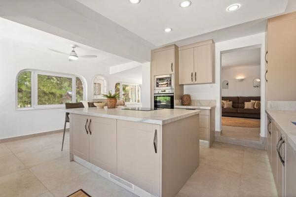 Casa independiente en calle el Roble, 23 -1