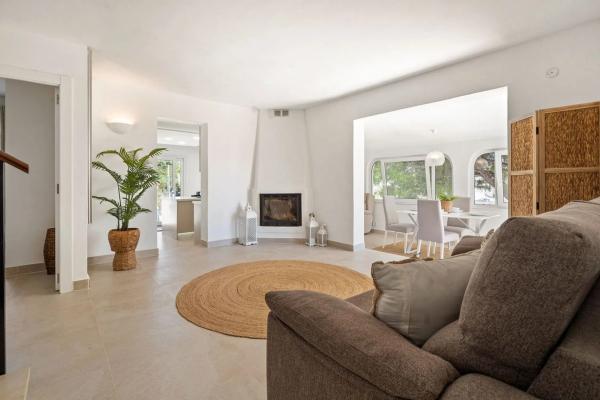 Casa independiente en calle el Roble, 23 -1