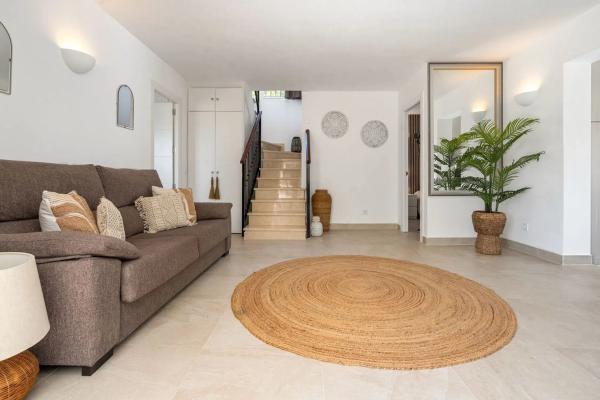 Casa independiente en calle el Roble, 23 -1