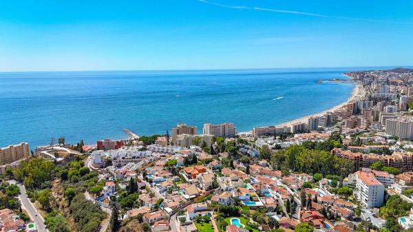 Casa independiente en calle el Roble, 23 -1