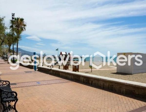 Piso en CL Virgen Del Rocio, 4