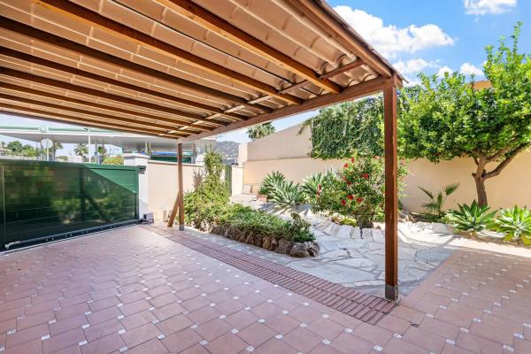 Chalet pareado en calle el Tejar