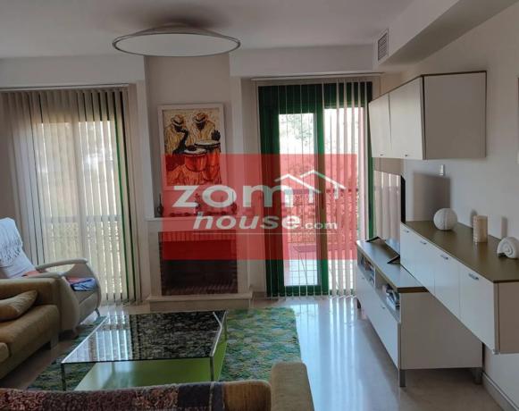 Dúplex en calle La Alondra